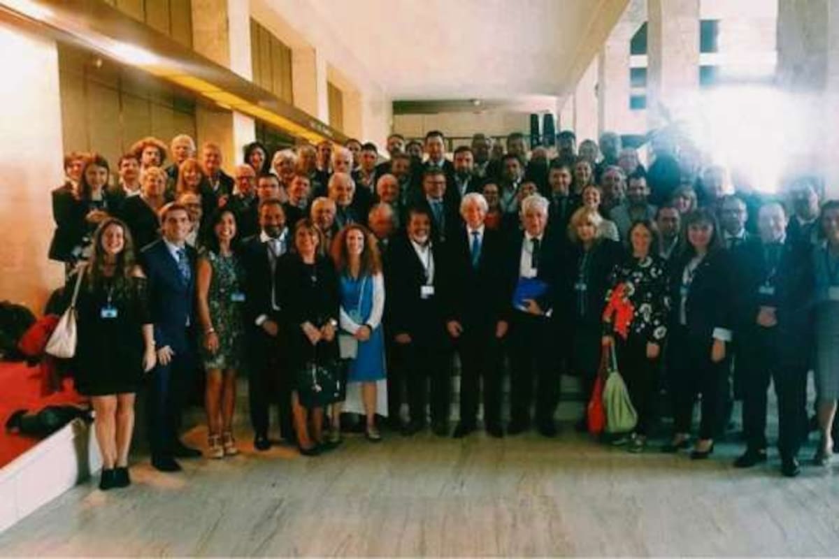 Una comitiva numerosa: funcionarios, sindicalistas y empresarios ayer en la OIT