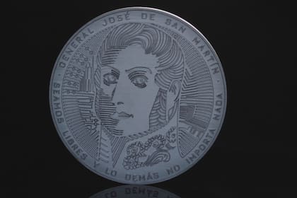 Una compañía de criptomonedas creó un homenaje a San Martín que permite comprar bitcoins a través de un código QR