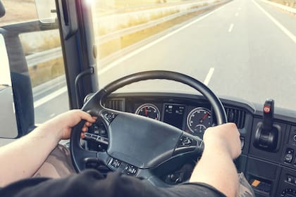 Una compañía de logística está buscando camioneros entre los usuarios de un simulador de manejo para suplir el faltante de profesionales