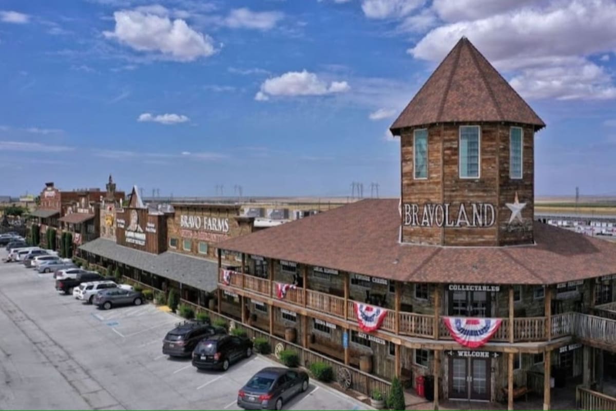 Una construcción influyó en el éxodo de personas en este pueblo ubicado en California