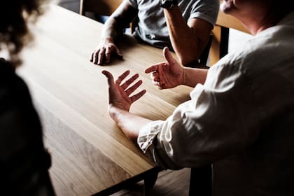 Una conversación difícil es como un caleidoscopio: va cambiando mientras la vamos pensando