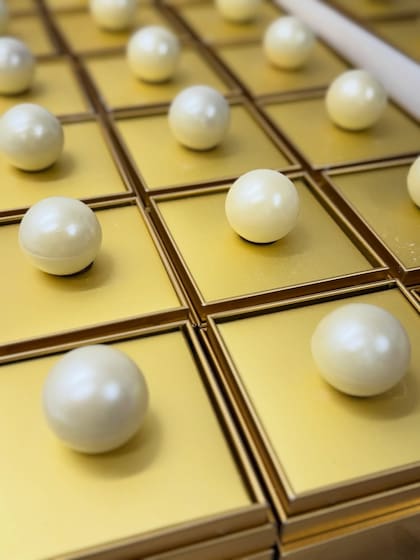 Una creación imaginada para la llegada de las perlas de cultivo en un diálogo entre joyería y chocolate
