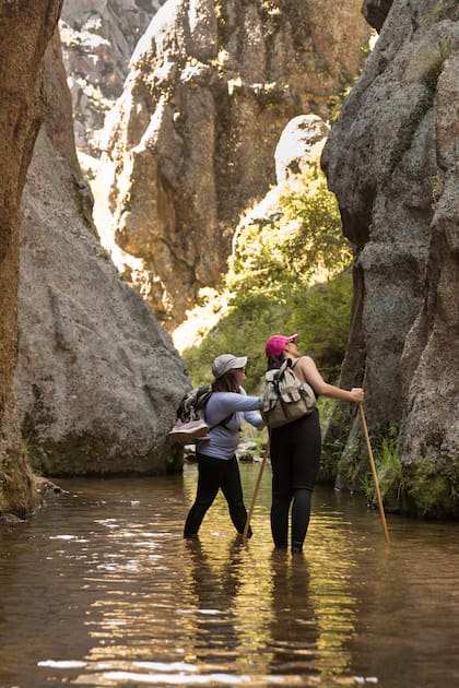 Una de las actividades más atractivas del lugar es el canyoning (desplazamiento a través de los cañones de un río).