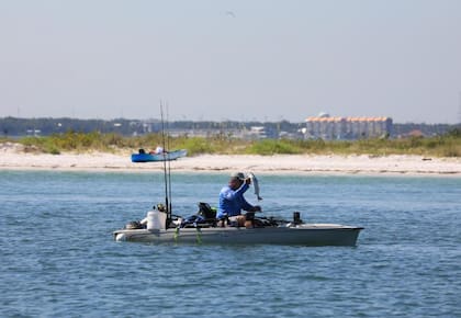 Una de las actividades que se puede realizar en Caladesi Island State Park es la pesca