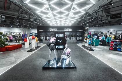 Una de las apuestas fuertes de esta tienda es la tecnología, que cuenta con un área de eCom
