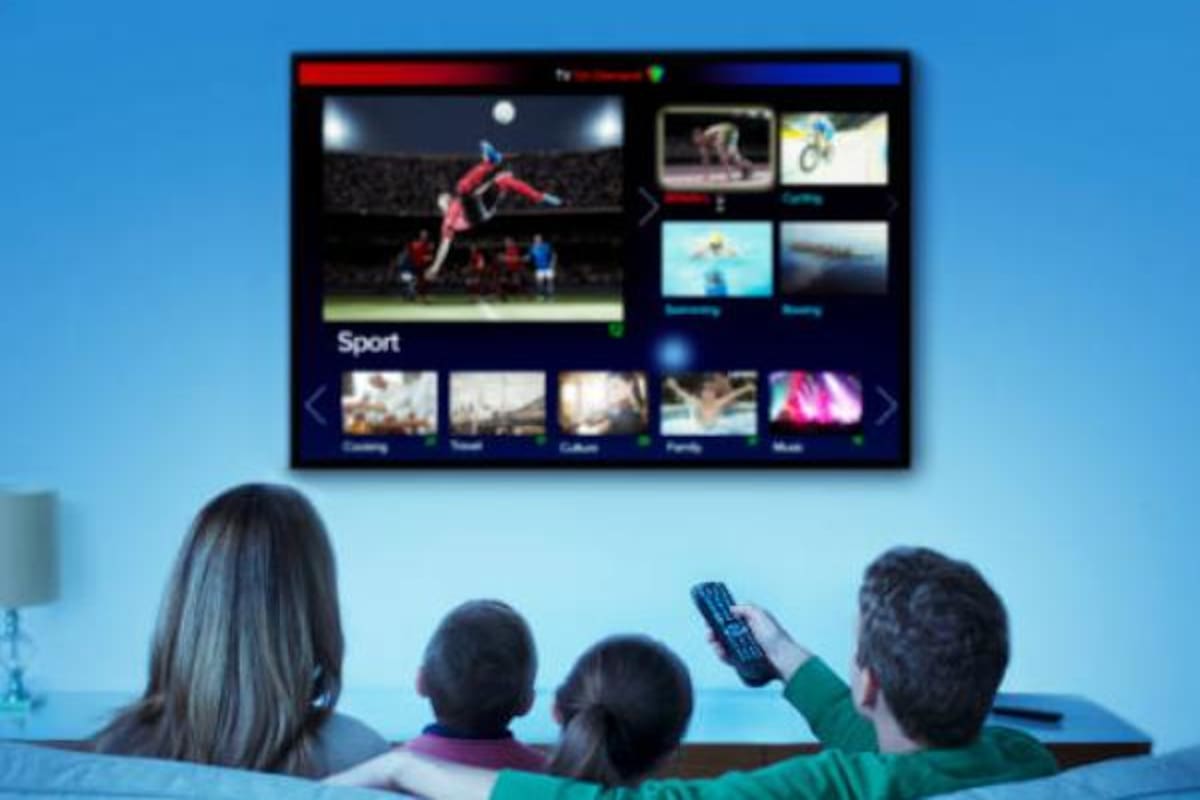 Una de las características que hay que revisar para comprar un nuevo televisor es la tasa de refresco, término que se refiere a la cantidad de veces que la imagen se actualiza en la pantalla por segundo y se mide en hercios