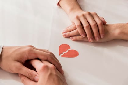 "Una de las claves para mantener el deseo en una relación a largo plazo es tener cierta sensación de misterio sobre tu pareja y cierta distancia", relataron los expertos