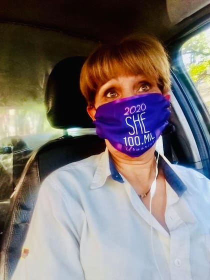 Una de las conductoras de She Taxi instaló la mampara por su cuenta