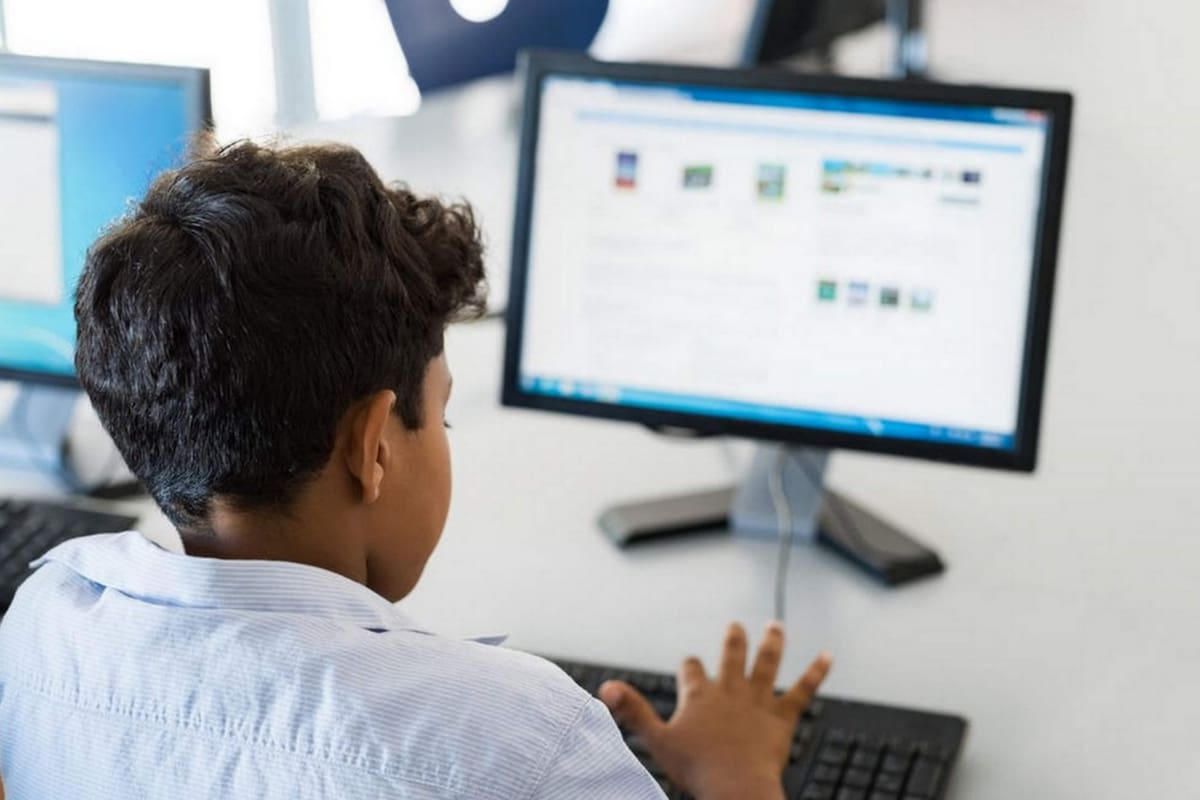 Una de las consecuencias de la pandemia fue la desconexión de miles de chicos del sistema educativo virtual; en la Ciudad buscan revertirlo