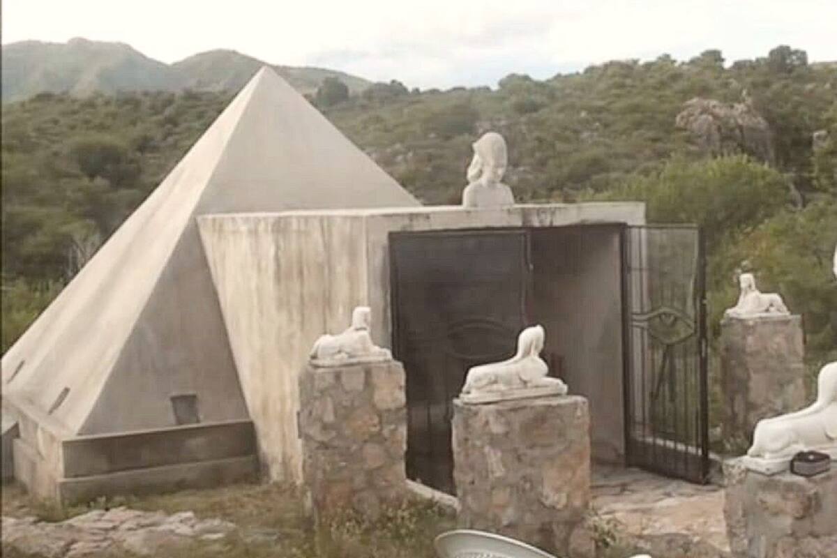 Una de las construcciones atribuidas a Álvaro Juan Aparicio Díaz, que se hace llamara Sarú Ari Merek, detenido, acusado de estafas y ejercicio ilegal de la profesión de psicología en Córdoba