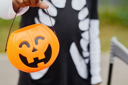 Una de las costumbres de Halloween es el famoso "Dulce o Truco" (bryantx.gov)
