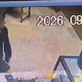 El video del momento en que hacían compras con las tarjetas robadas a un reconocido abogado