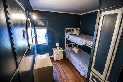 Una de las dos habitaciones de la cabaña original