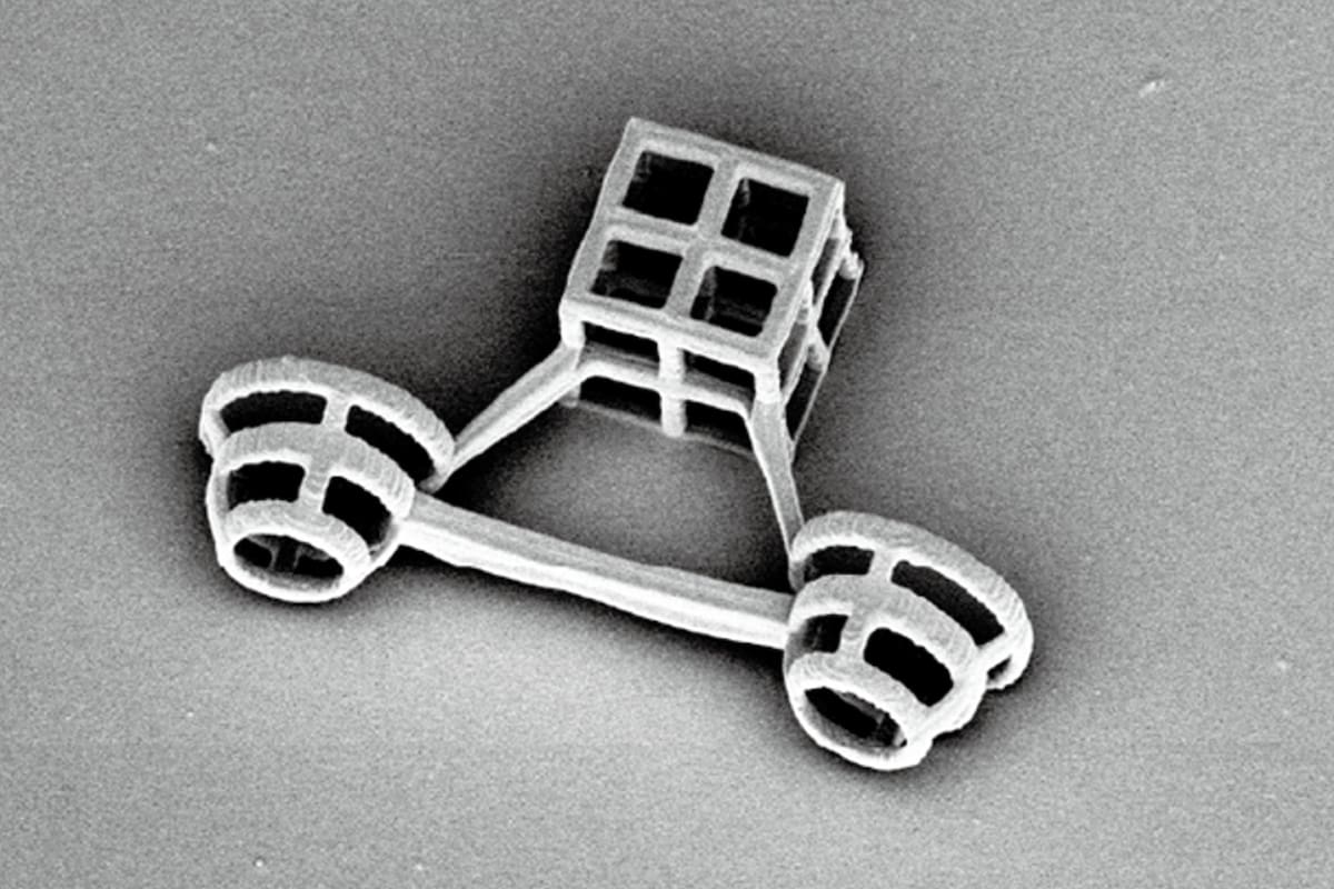 Una de las dos micromáquinas creadas para las algas: el "scooter" (esta foto) y el rotador