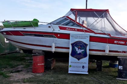 Una de las embarcaciones secuestradas