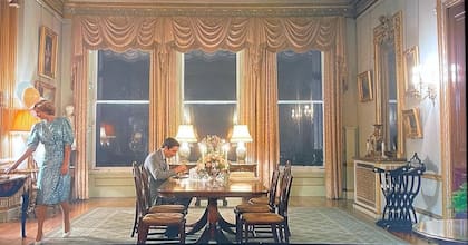 Una de las escenas de The Crown rodadas en Somerley House; la locación representa a la residencia real Highgrove