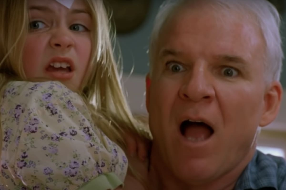 Una de las escenas más caóticas de “Más barato por docena“, que fue recreada por la actriz Alyson Stoner.