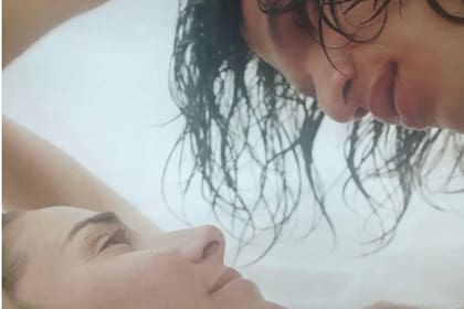 Una de las escenas que adelantaron de Juana Viale con Mauricio Paniagua. Imagen: captura de pantalla
