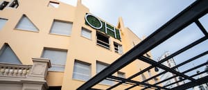 Una deuda millonaria y un shopping demorado se suman al juicio oral por abuso de menores contra el empresario