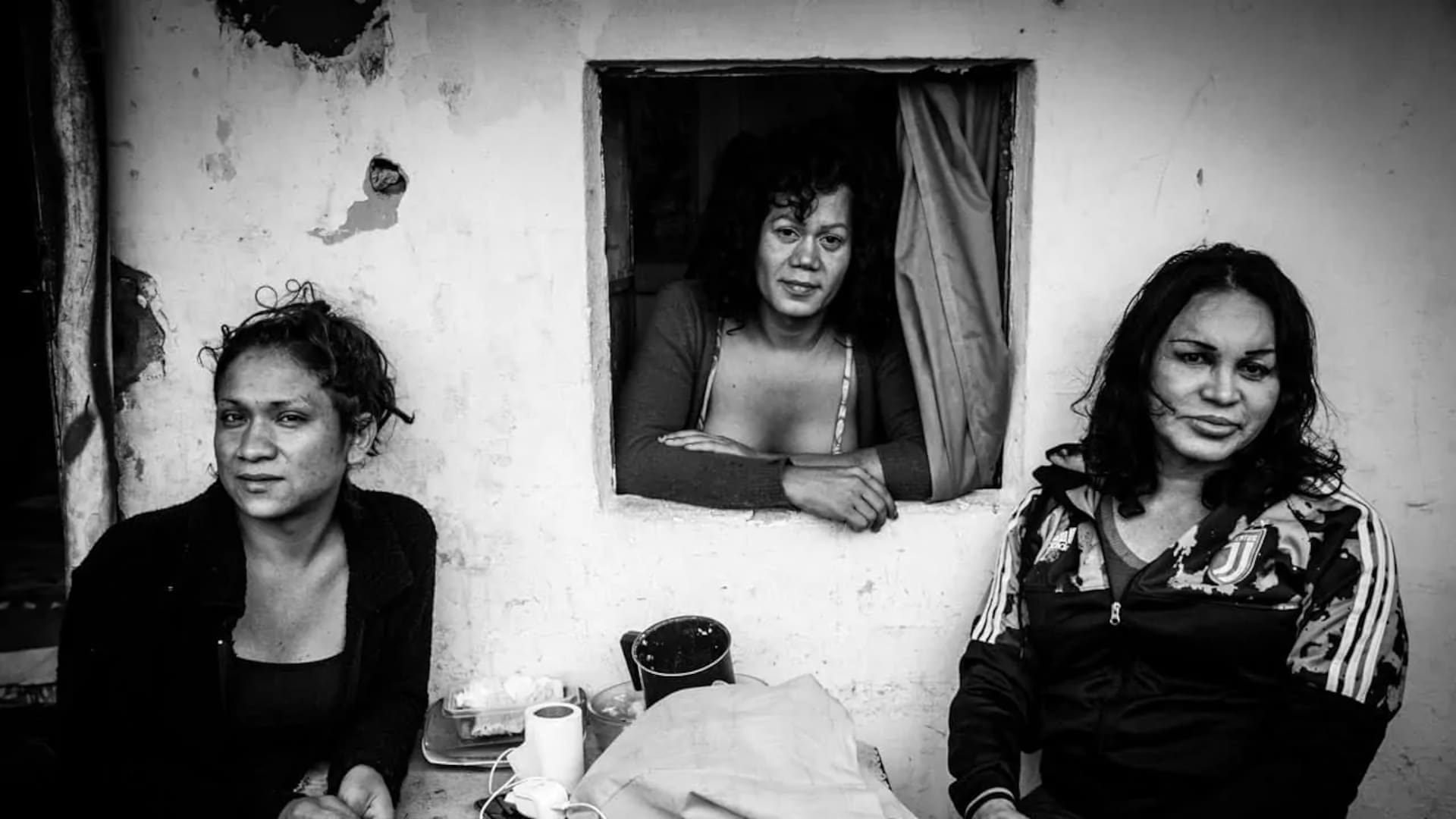 Una de las fotografías de Daniel Jayo, que retrató la vida de trabajadoras sexuales trans en hoteles precarios