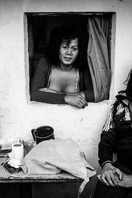 Una de las fotografías de Daniel Jayo, que retrató la vida de trabajadoras sexuales trans en hoteles precarios