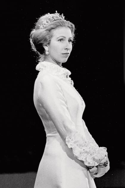 Una de las fotos de la gira oficial que la princesa realizó en 1974 a Canadá. Sobrio y chic, su estilo siempre marcó tendencia
