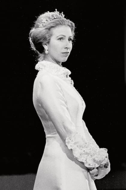 Una de las fotos de la gira oficial que la princesa realizó en 1974 a Canadá. Sobrio y chic, su estilo siempre marcó tendencia.