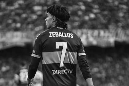 Una de las fotos en blanco y negro que compartió Zeballos tras la derrota de Boca frente a Racing