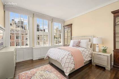 Una de las habitaciones con vista a la ciudad