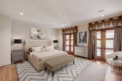 Una de las habitaciones de la increíble mansión del exjugador de fútbol americano Mario Williams