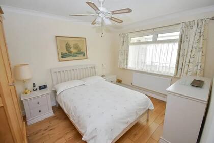 Una de las habitaciones del bungalow en venta