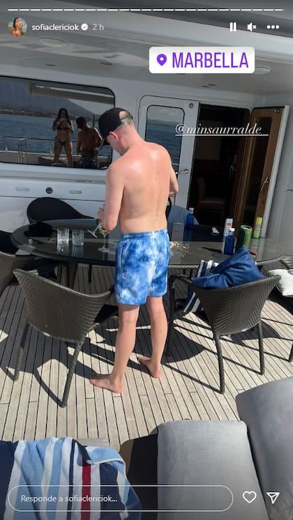 Una de las imágenes que se difundieron de Insaurralde y la modelo en yate por Marbella