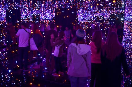 Una de las instalaciones de la muestra Yayoi Kusama. Obsesión infinita (2013), que durante años se ubicó como la más visitada del Malba
