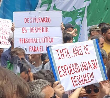 Una de las manifestaciones en el INTA Entre Ríos, tras la aprobación del cambio de estructura