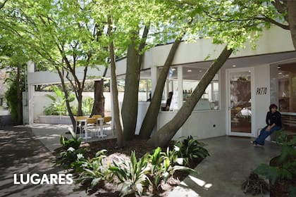 Una de las nuevas propuestas que reúne verde y buena cocina a pocos minutos de la ciudad