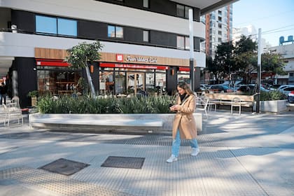 Una de las ofertas gastronómicas que más resalta en el lugar es el café Juan Valdez, que se trata de la tienda más grande del mundo de la firma