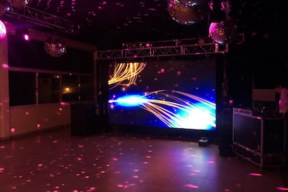 Una de las pantallas led en versión indoor.