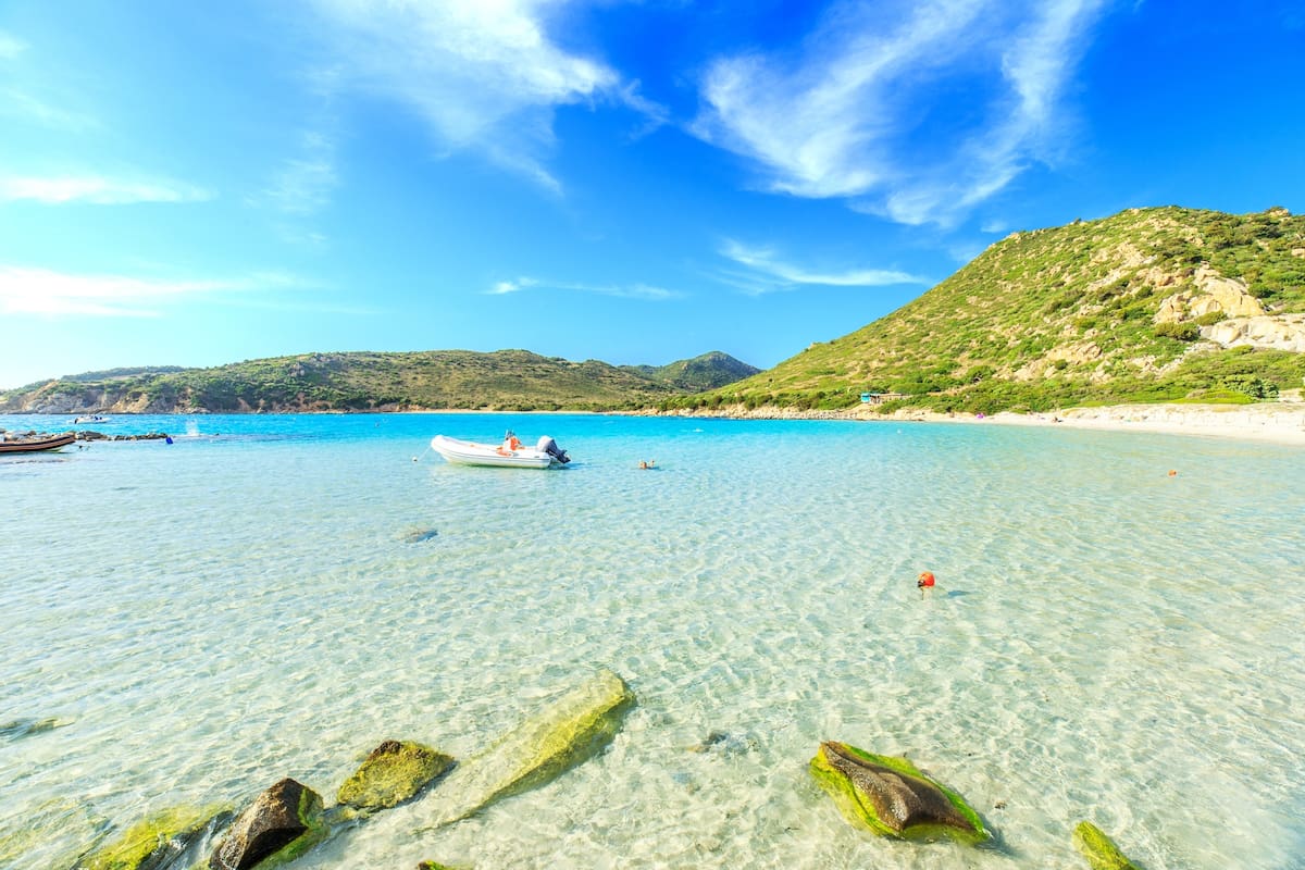 Una de las paradisíacas playas de Punta Molentis