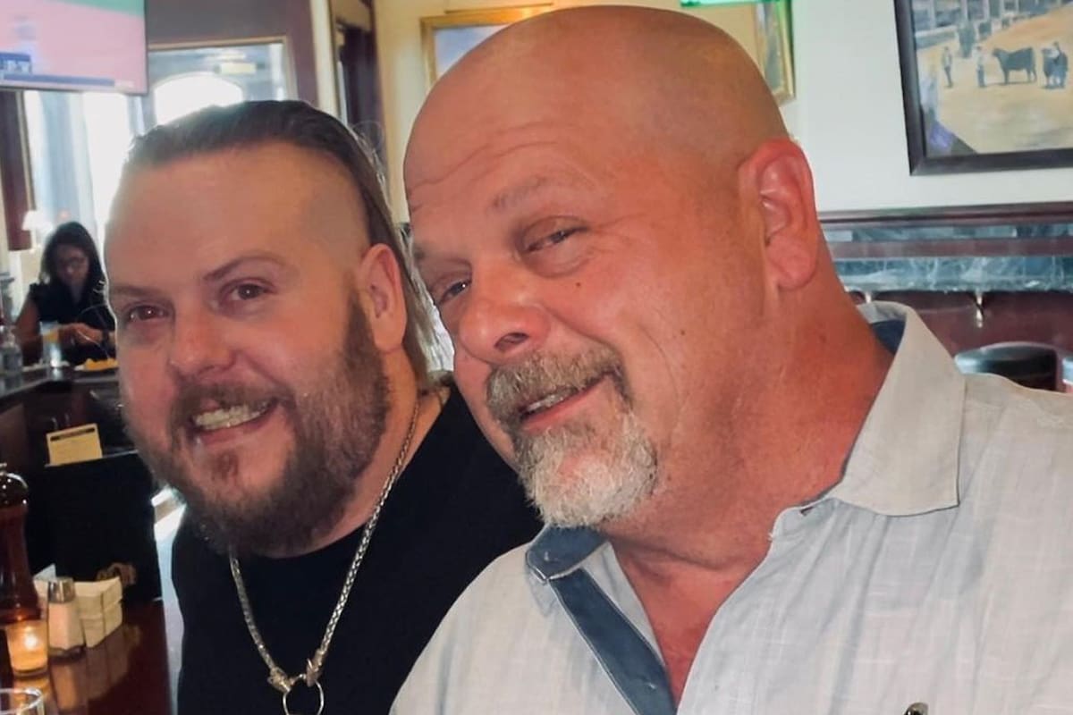 Una de las pocas imágenes públicas de Adam Harrison y su padre Rick