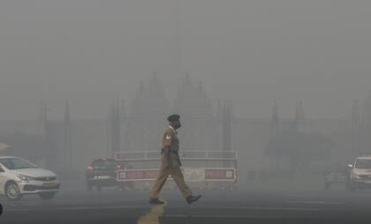 Una de las postales de Nueva Delhi con el aire contaminado
