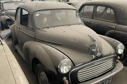 Una de las primeras ventas fue este Morris Minor Woody de 1961 que fue vendido en 1375 dólares