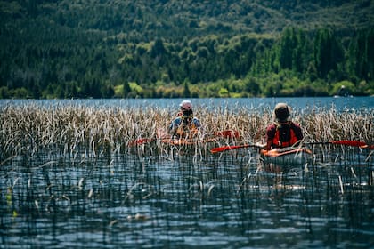 Kayak, una de las principales propuestas turísticas de Epuyén