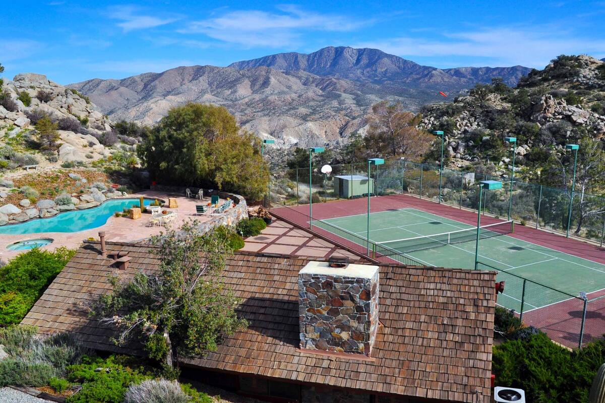 Una de las propiedades más excéntricas de Frank Sinatra, construida hace más de 50 años, salió a la venta por 4.25 millones de dólares