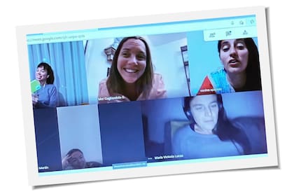 Una de las reuniones de amigas por Zoom