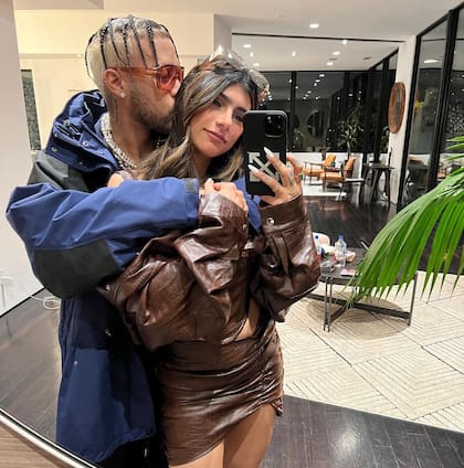 Una de las últimas fotos que publicó hasta el momento Mia Khalifa en su cuenta de Instagram junto a Jhay Cortez (Crédito: Instagram/@miakhalifa)
