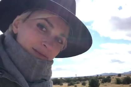 Una de las últimas imágenes de Halyna Hutchins en el set de filmación de Rust