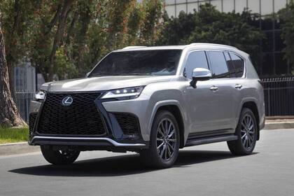 Una de los pocos SUV grandes que se comercializan en la Argentina: el Lexus LX