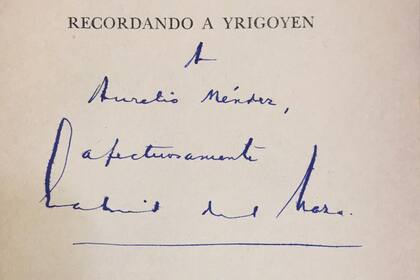Una dedicatoria del historiador radical Gabriel del Mazo para Aurelio Méndez