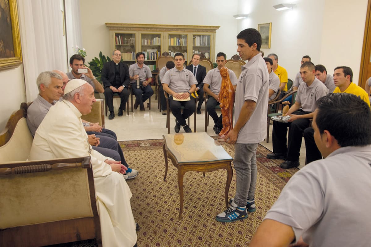 Una delegación de Espartanos visita al Papa, en octubre de 2015