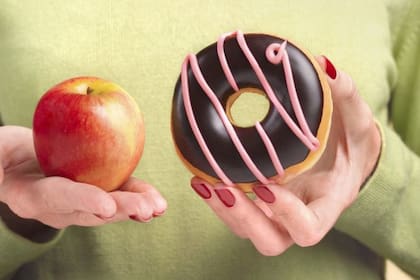 Una dieta balanceada es fundamental, pero la Academia de Pediatría asegura que en ciertos casos hay que tomar medidas excepcionales para combatir la obesidad